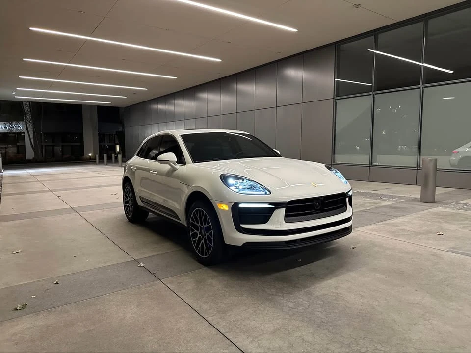 2023 Porsche Macan T - Image 10 of 11