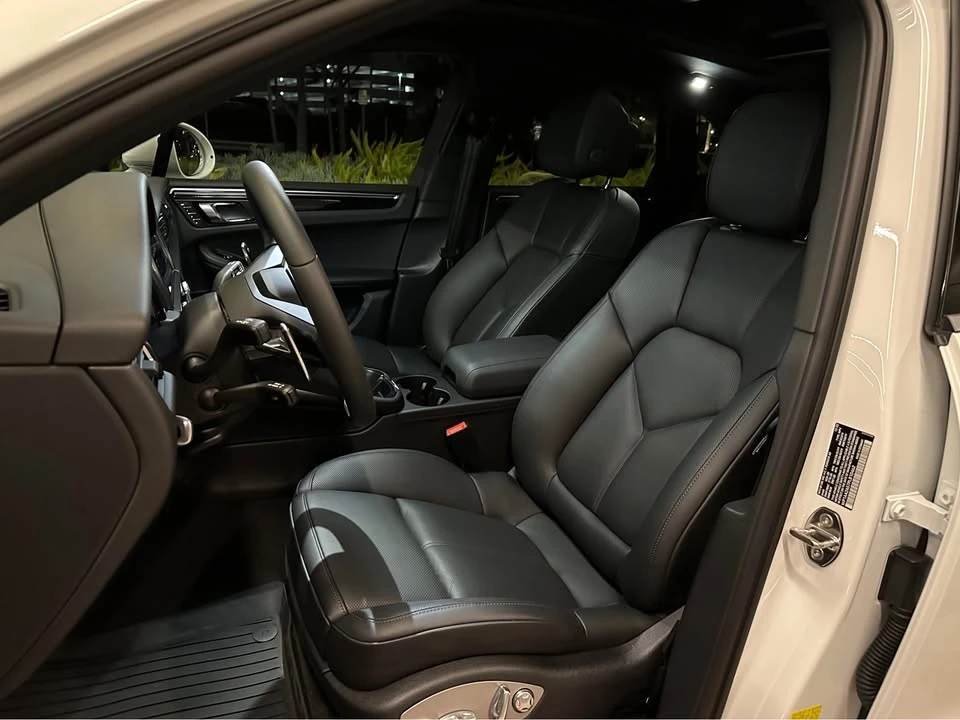 2023 Porsche Macan T - Image 5 of 11