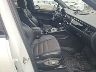 2023 Porsche Macan T - Image 5 of 10
