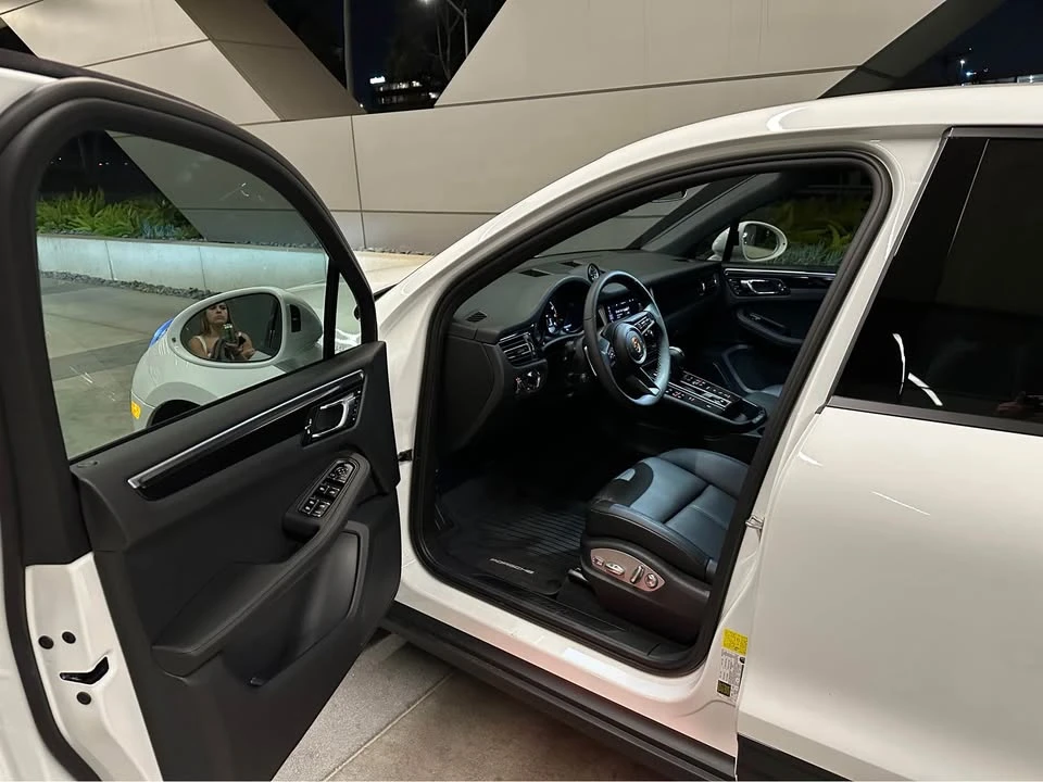 2023 Porsche Macan T - Image 7 of 11