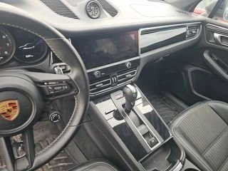2023 Porsche Macan T - Image 4 of 10