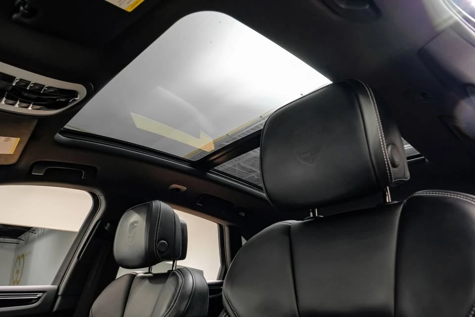 2023 Porsche Macan T - Image 5 of 20
