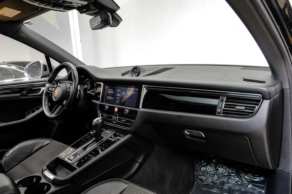 2023 Porsche Macan T - Image 17 of 20