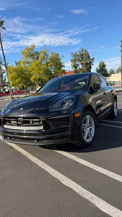 2023 Porsche Macan - Image 2 of 20