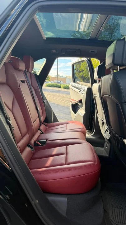 2023 Porsche Macan - Image 12 of 20