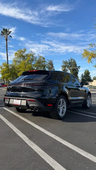 2023 Porsche Macan - Image 10 of 20