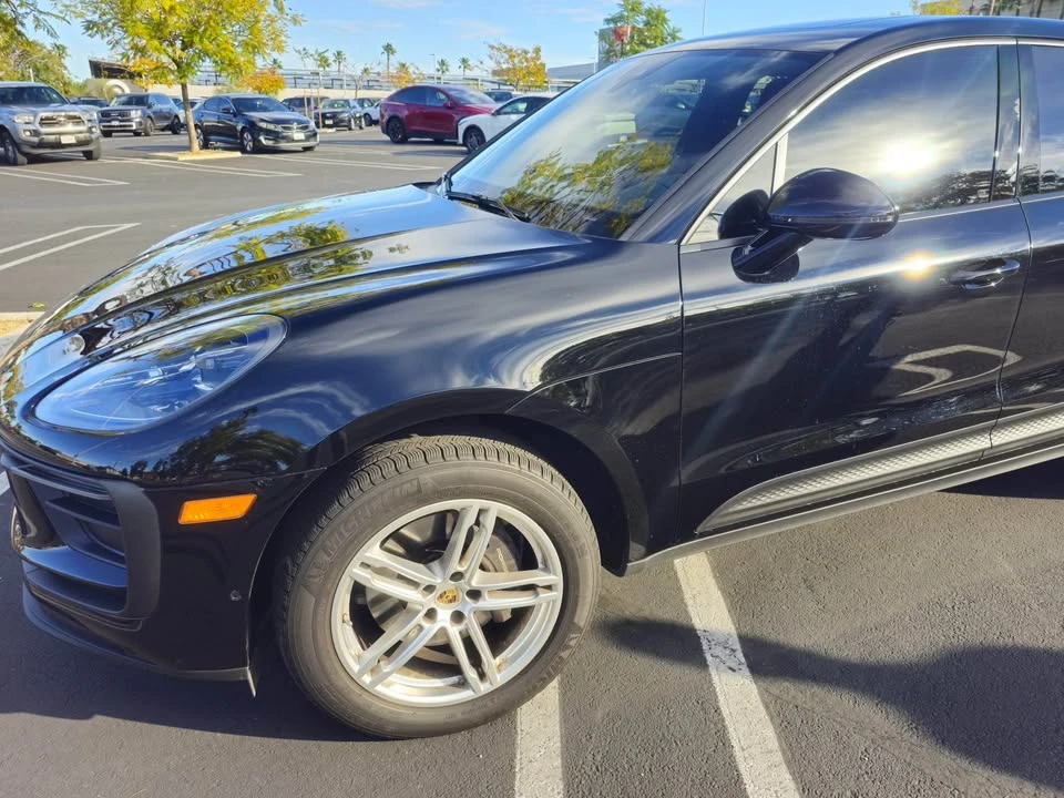 2023 Porsche Macan - Image 15 of 20