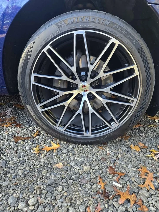 2023 Porsche Macan - Image 11 of 18