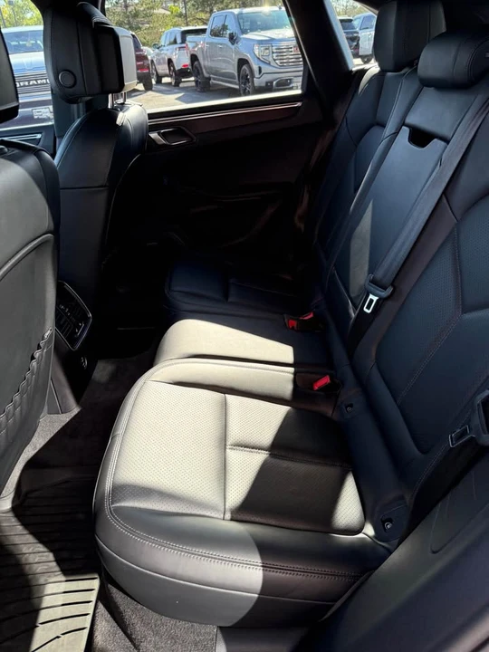 2023 Porsche Macan GTS - Image 4 of 8