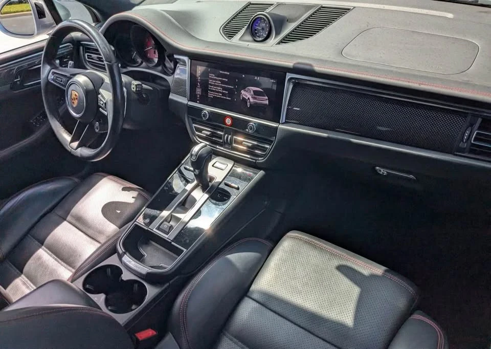 2023 Porsche Macan GTS - Image 9 of 16