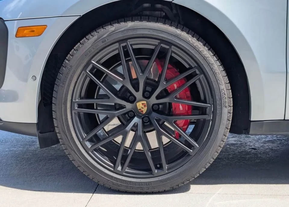2023 Porsche Macan GTS - Image 14 of 16