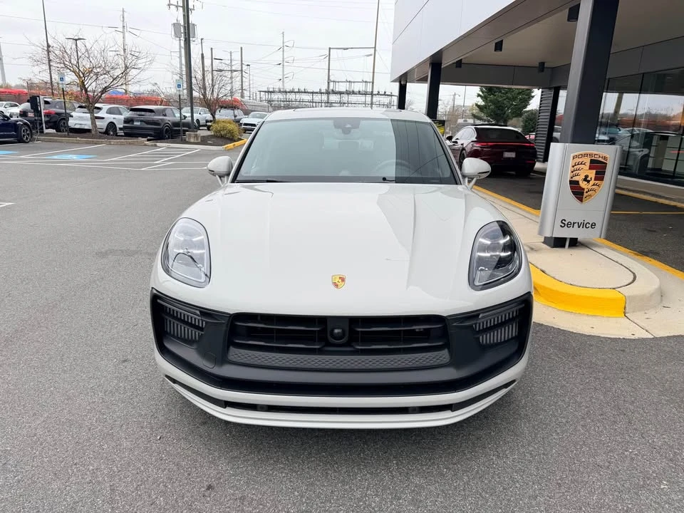 2023 Porsche Macan GTS - Image 4 of 7