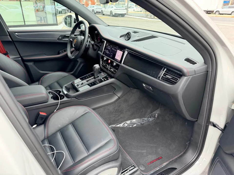 2023 Porsche Macan GTS - Image 7 of 7
