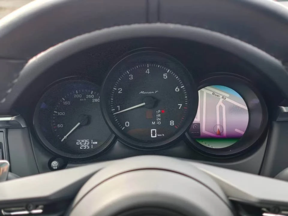 2023 Porsche Macan T - Image 14 of 19