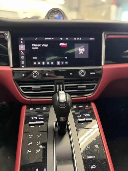 2023 Porsche Macan S - Image 12 of 14