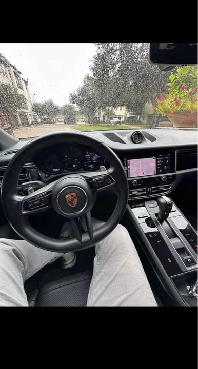 2023 Porsche Macan S - Image 6 of 8