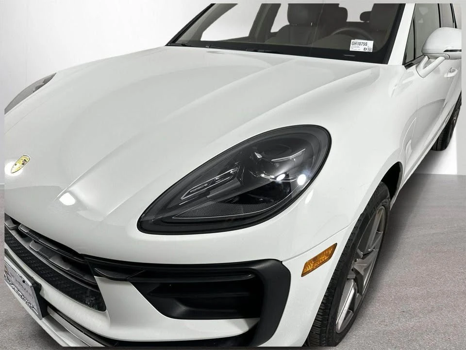 2023 Porsche Macan - Image 3 of 20