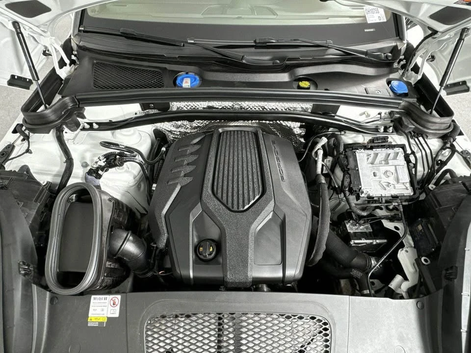 2023 Porsche Macan - Image 20 of 20