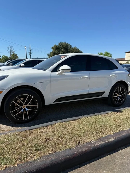 2023 Porsche Macan - Image 2 of 14
