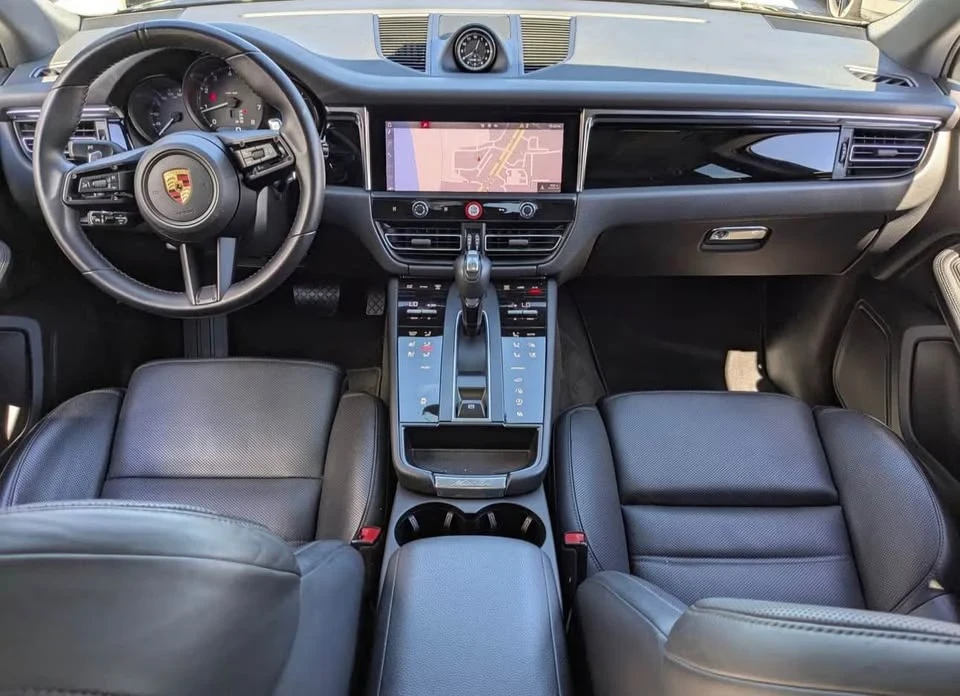 2023 Porsche Macan - Image 11 of 13