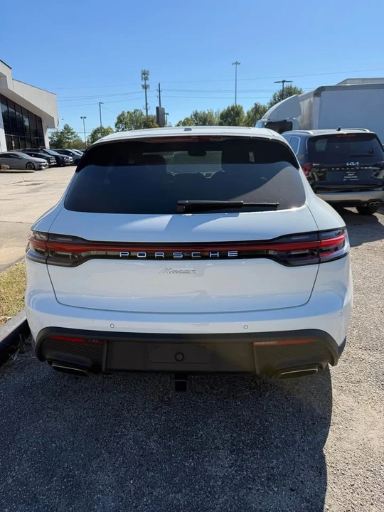 2023 Porsche Macan - Image 4 of 14