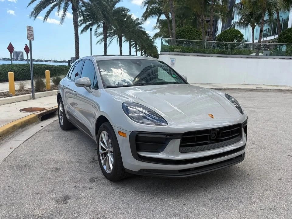2023 Porsche Macan - Image 6 of 16