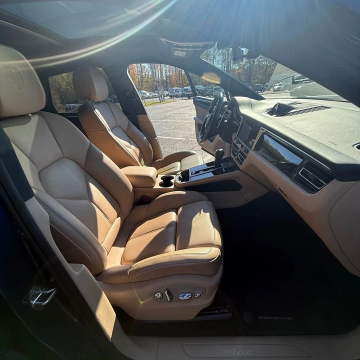 2023 Porsche Macan - Image 12 of 15