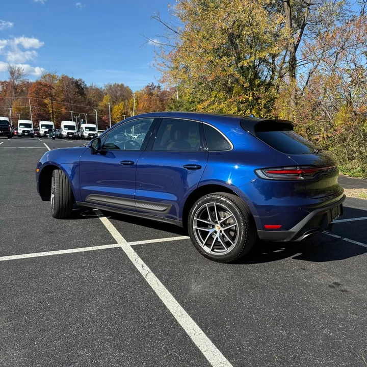 2023 Porsche Macan - Image 2 of 15