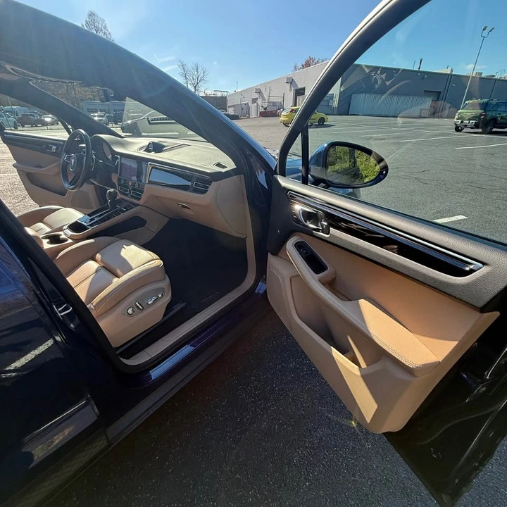 2023 Porsche Macan - Image 13 of 15