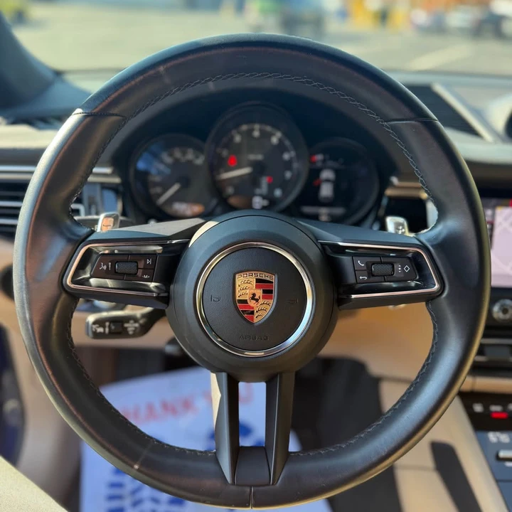 2023 Porsche Macan - Image 7 of 15