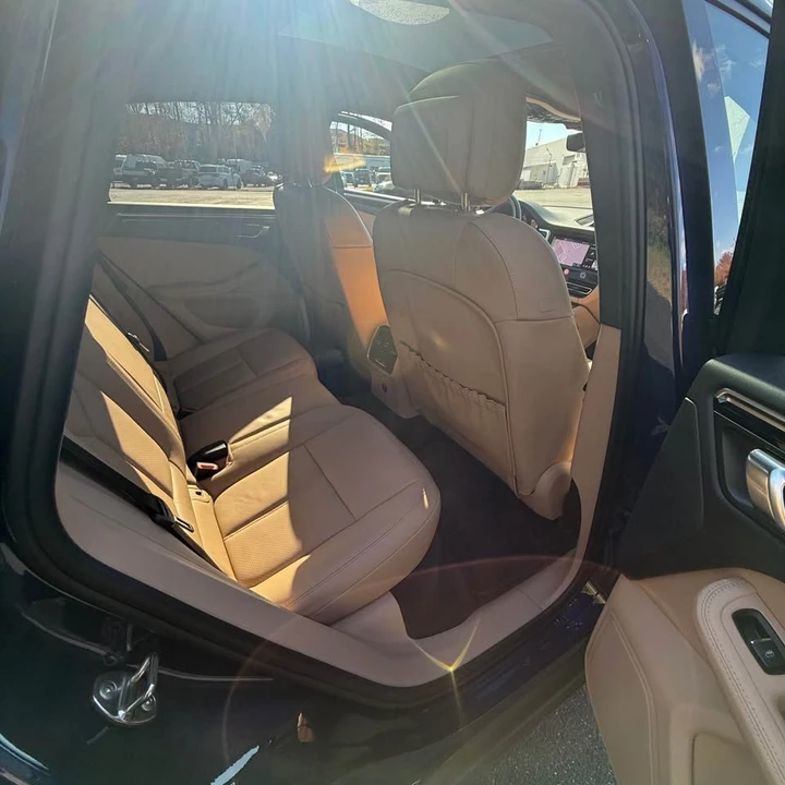 2023 Porsche Macan - Image 14 of 15