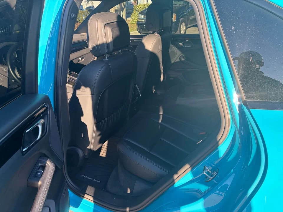 2023 Porsche Macan - Image 4 of 5