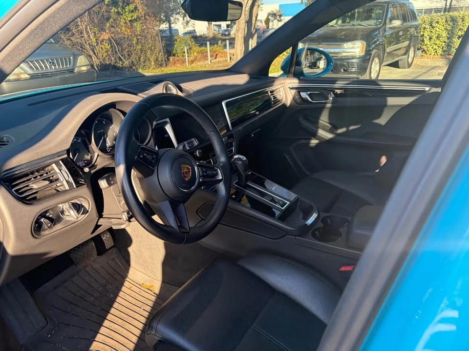 2023 Porsche Macan - Image 3 of 5