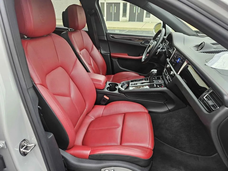 2023 Porsche Macan - Image 9 of 15