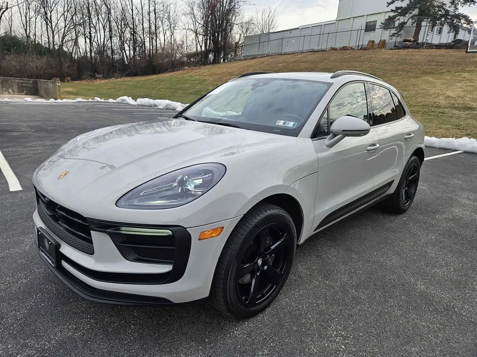 2023 Porsche Macan - Image 4 of 15