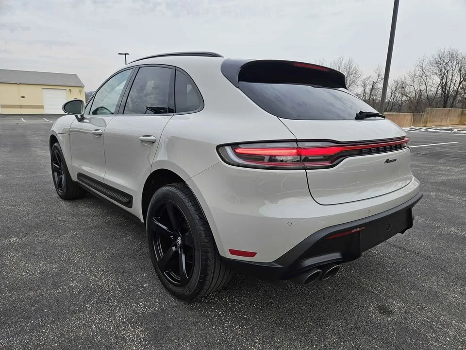 2023 Porsche Macan - Image 2 of 15
