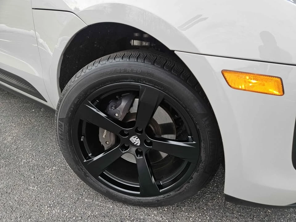2023 Porsche Macan - Image 13 of 15