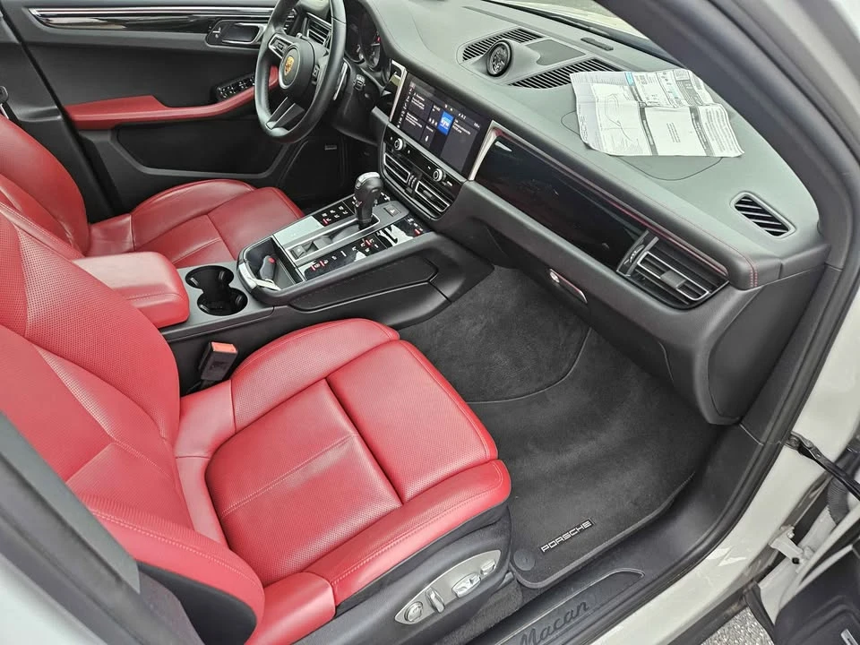 2023 Porsche Macan - Image 8 of 15
