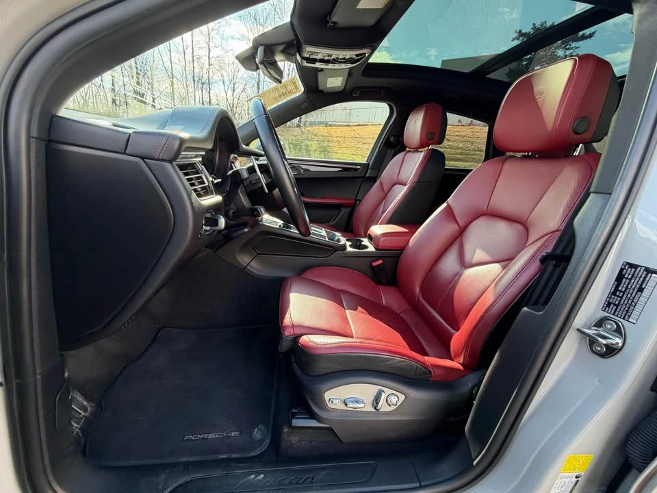 2023 Porsche Macan - Image 11 of 17