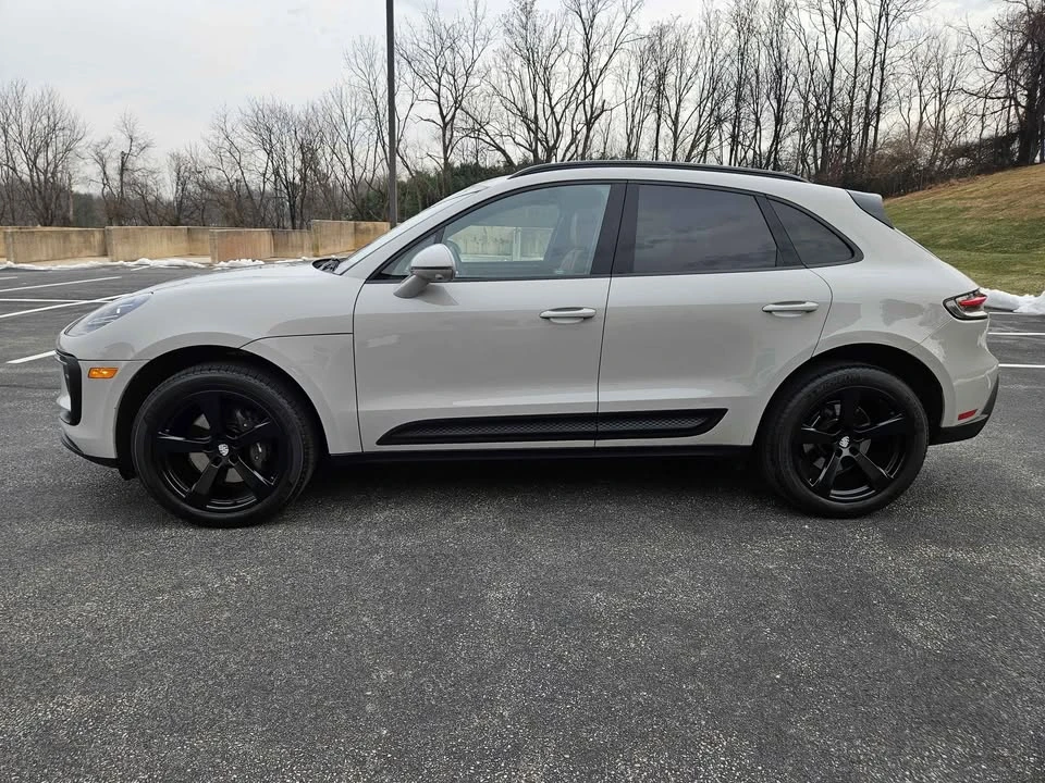 2023 Porsche Macan - Image 3 of 15