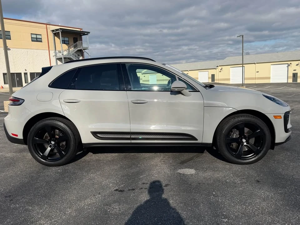 2023 Porsche Macan - Image 6 of 17