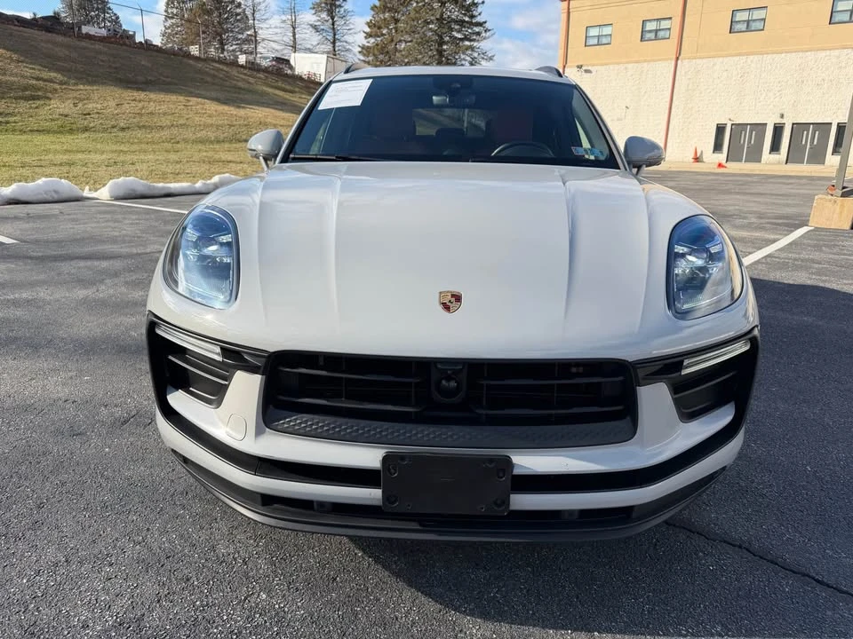 2023 Porsche Macan - Image 3 of 17
