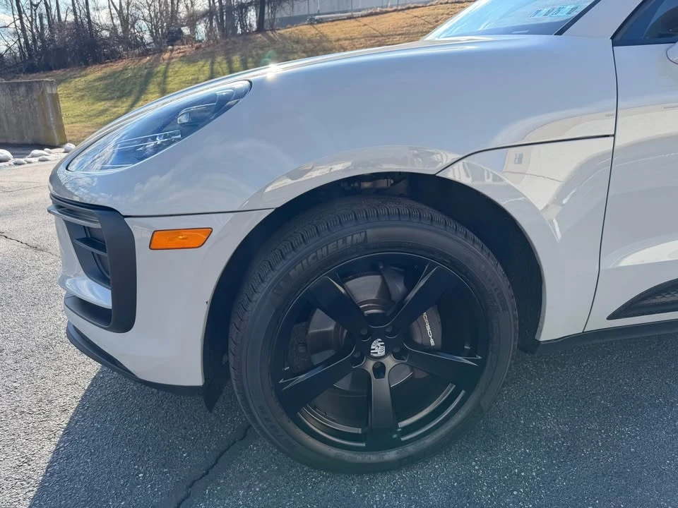 2023 Porsche Macan - Image 2 of 17
