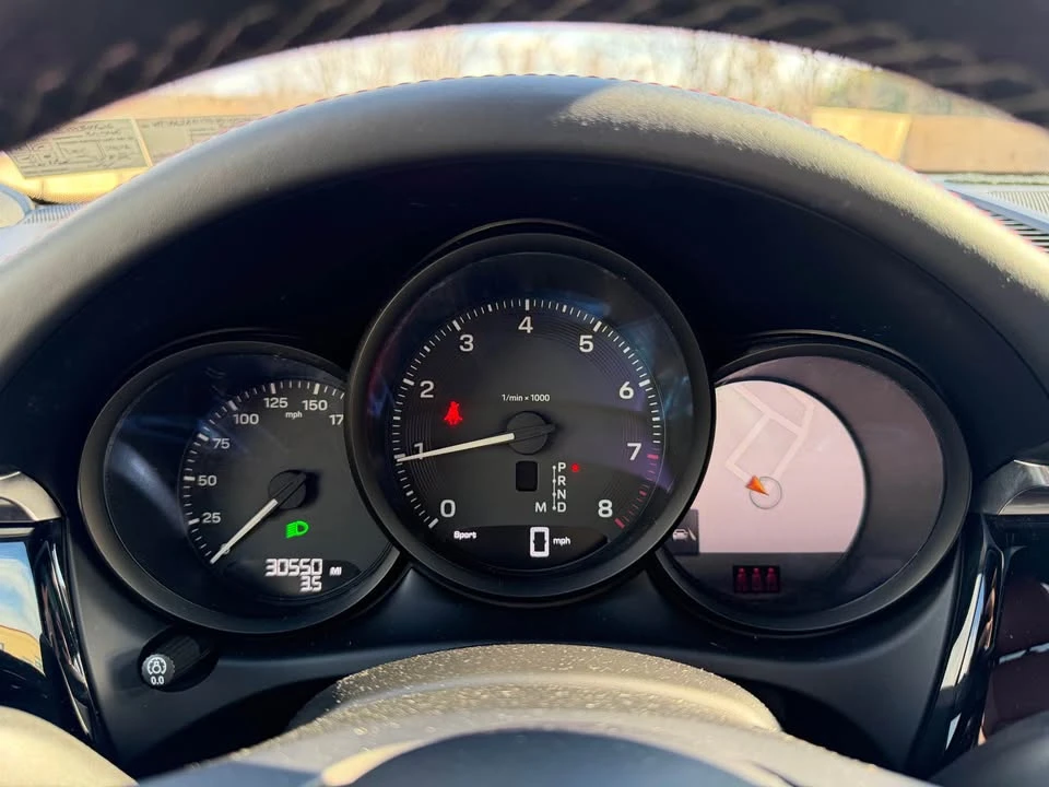 2023 Porsche Macan - Image 13 of 17