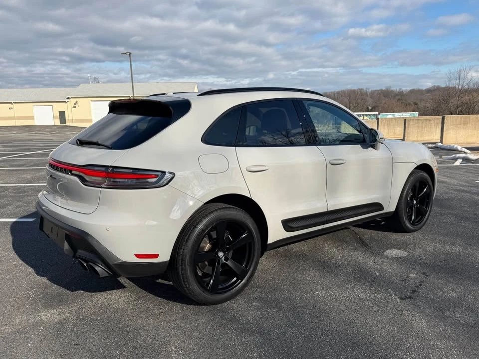 2023 Porsche Macan - Image 7 of 17