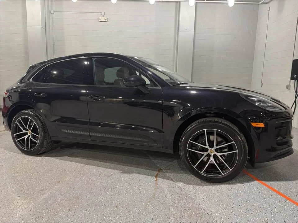2023 Porsche Macan - Image 7 of 17