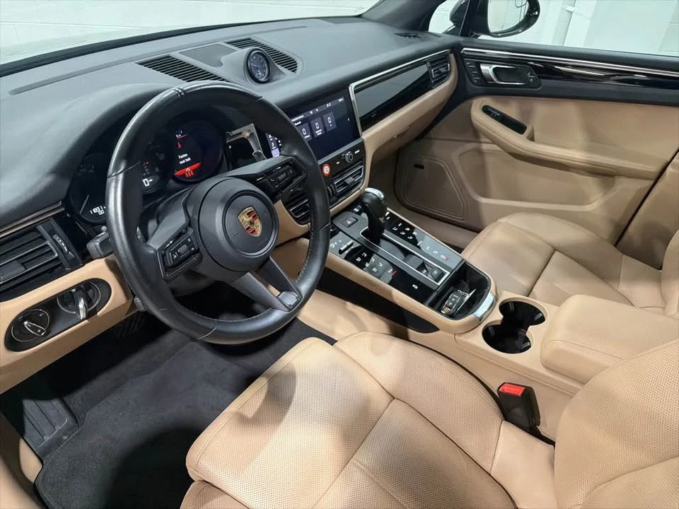 2023 Porsche Macan - Image 3 of 17