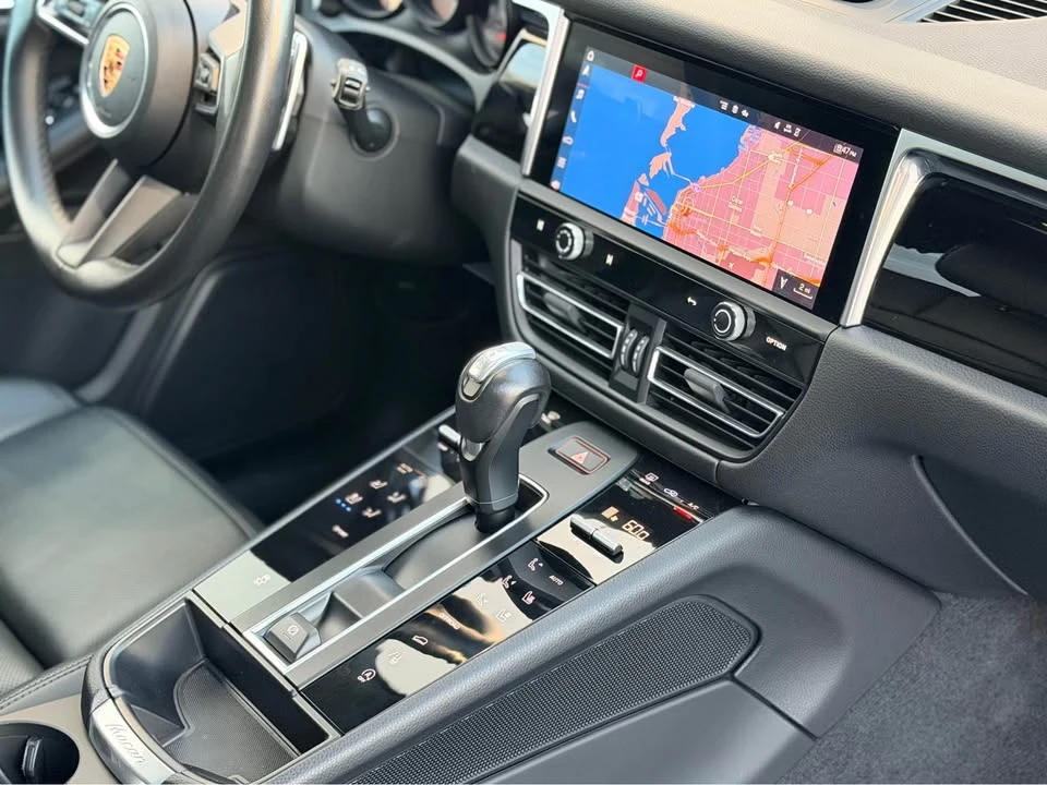 2023 Porsche Macan T - Image 7 of 9