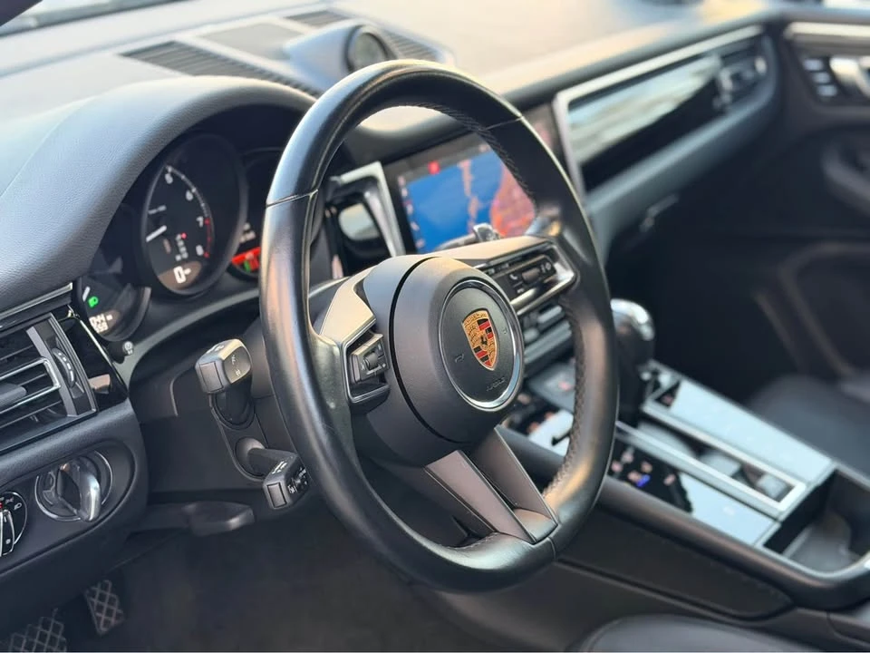 2023 Porsche Macan T - Image 4 of 9