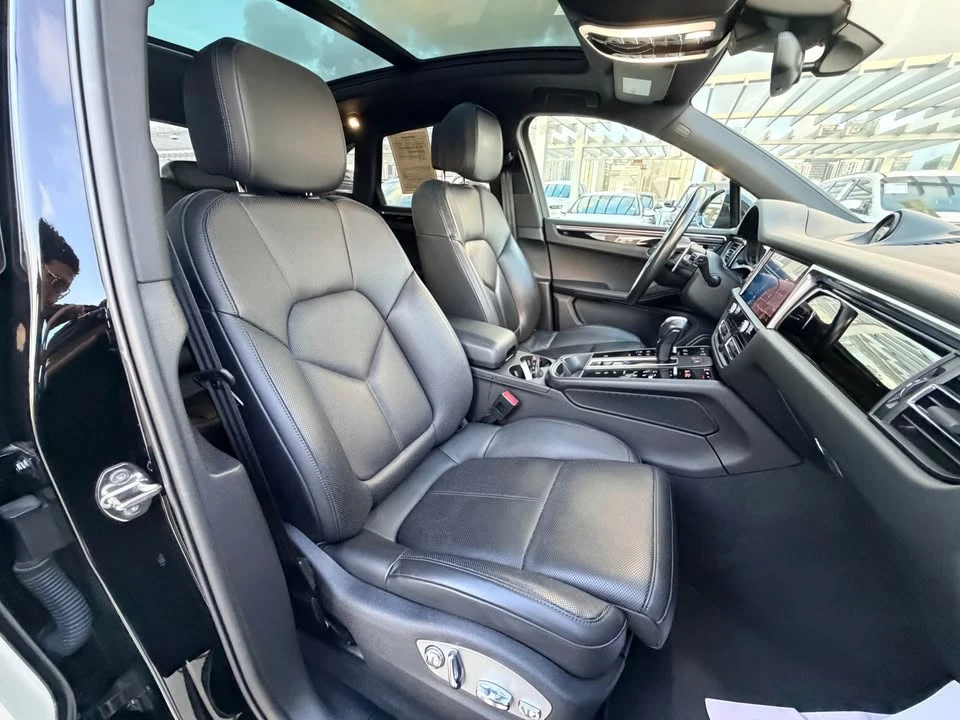 2023 Porsche Macan T - Image 8 of 9